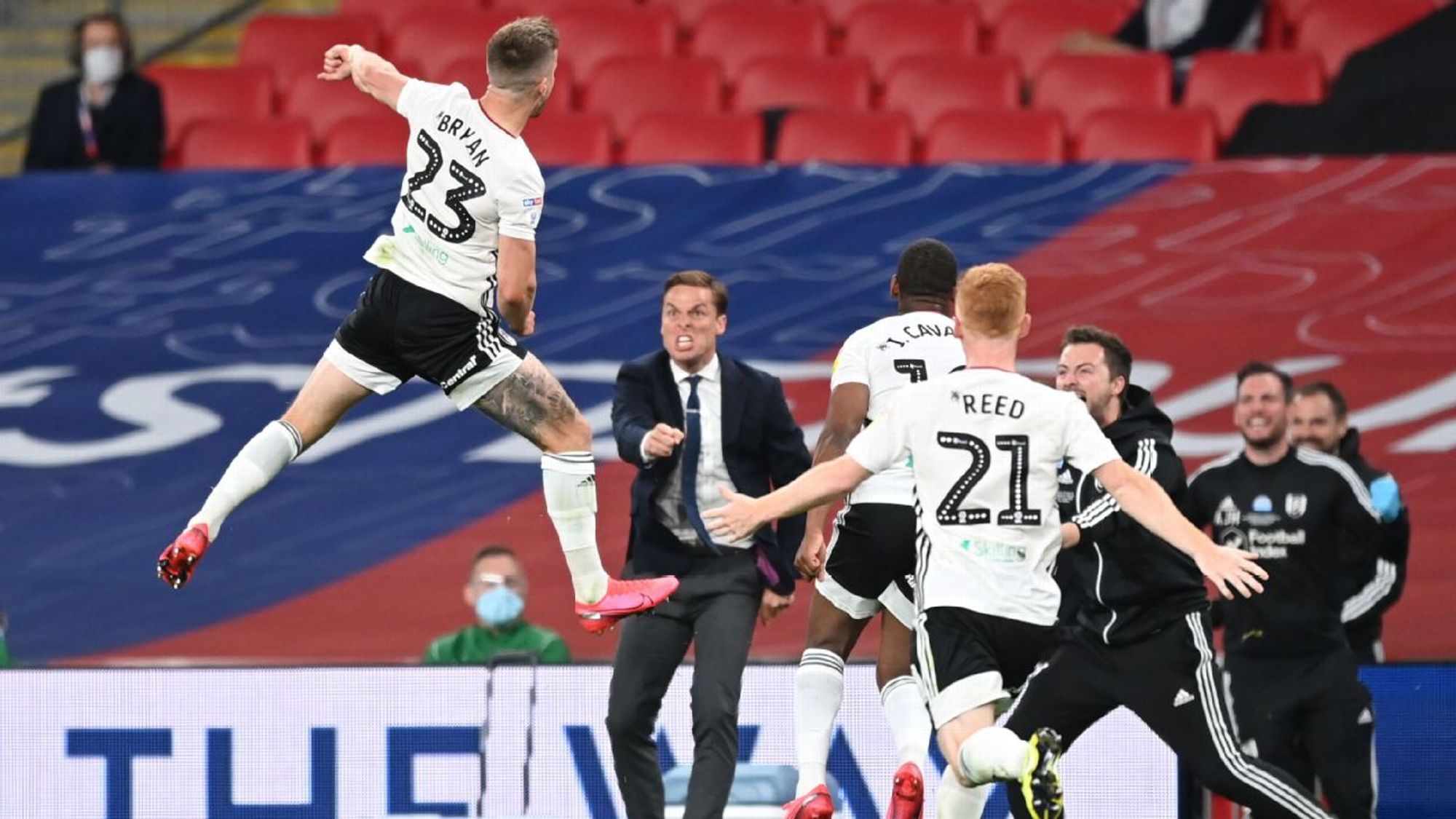 欧冠-特奥假摔红牌 10人米兰1-2费耶诺德遭淘汰.